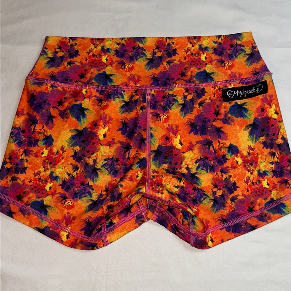 Peachy Athletic Floral Shorts Size M
